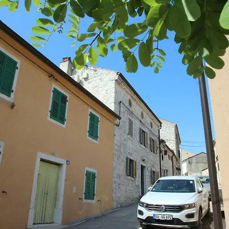 Appartments Mali Raj Hotel 3*