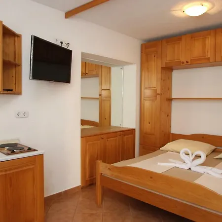Appartments Mali Raj Hotel 3*